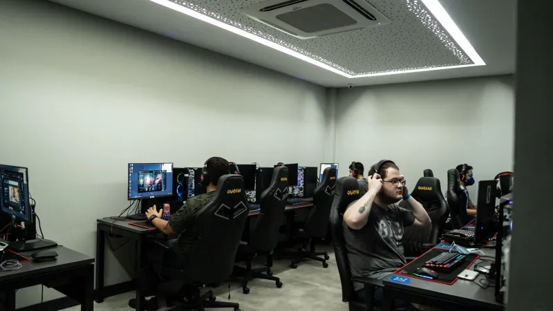 Lagging Behind: The Netcode Crisis Quietly Rigging Pro Esports Matches
